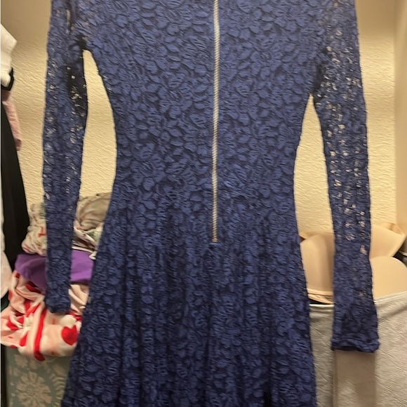 H&M lace navy dress - Picture 3 of 3
